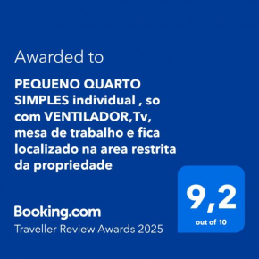PEQUENO QUARTO individual , VENTILADOR,Tv, mesa de trabalho, BAIRRO DO ESPINHEIRO